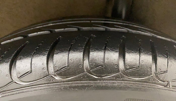 2016 Ford Ecosport TITANIUM 1.5L DIESEL, Diesel, Manual, 34,285 km, Left Rear Tyre Tread