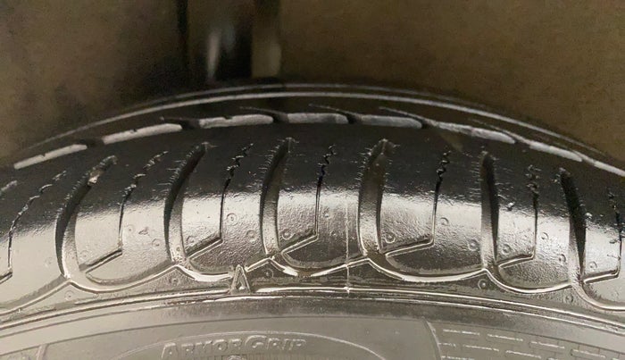 2016 Ford Ecosport TITANIUM 1.5L DIESEL, Diesel, Manual, 34,285 km, Right Rear Tyre Tread