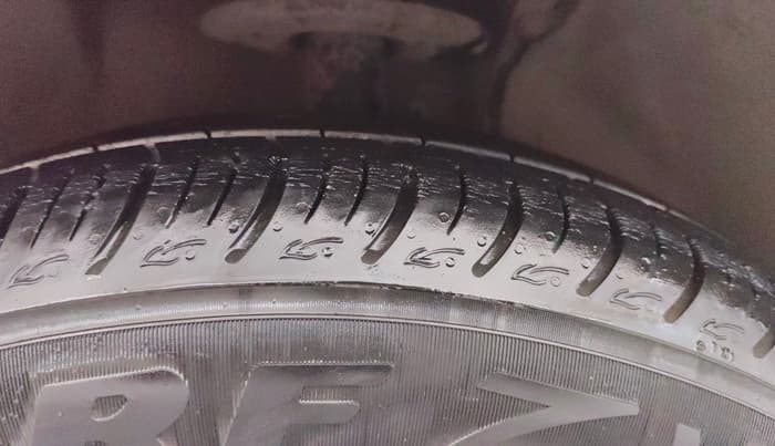 2017 Maruti Dzire ZXI, Petrol, Manual, 79,372 km, Right Front Tyre Tread