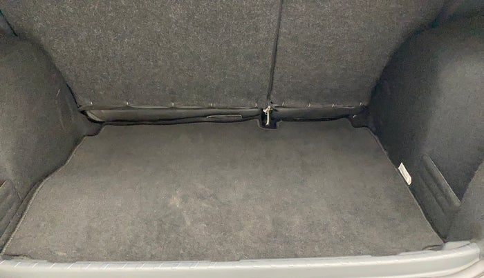 2018 Ford Ecosport TITANIUM 1.5L SIGNATURE EDITION (SUNROOF) DIESEL, Diesel, Manual, 1,29,502 km, Boot Inside