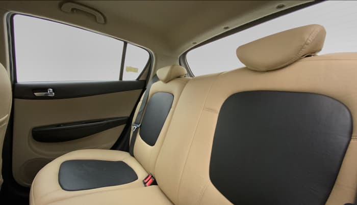 2014 Hyundai i20 SPORTZ 1.4 CRDI, Diesel, Manual, 47,538 km, Right Side Rear Door Cabin
