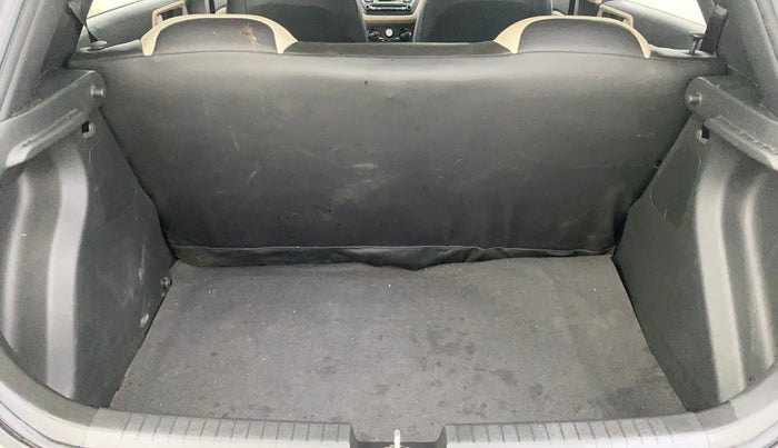 2017 Hyundai Elite i20 MAGNA EXECUTIVE 1.2, Petrol, Manual, 15,823 km, Boot Inside