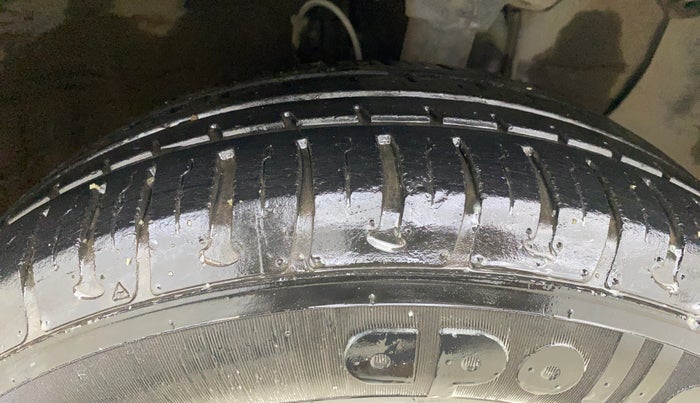 2017 Hyundai Elite i20 MAGNA EXECUTIVE 1.2, Petrol, Manual, 15,823 km, Right Front Tyre Tread