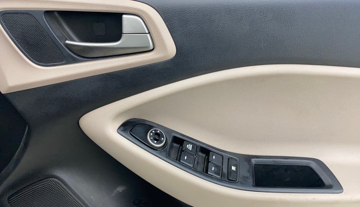 2017 Hyundai Elite i20 MAGNA EXECUTIVE 1.2, Petrol, Manual, 15,823 km, Driver Side Door Panels Control