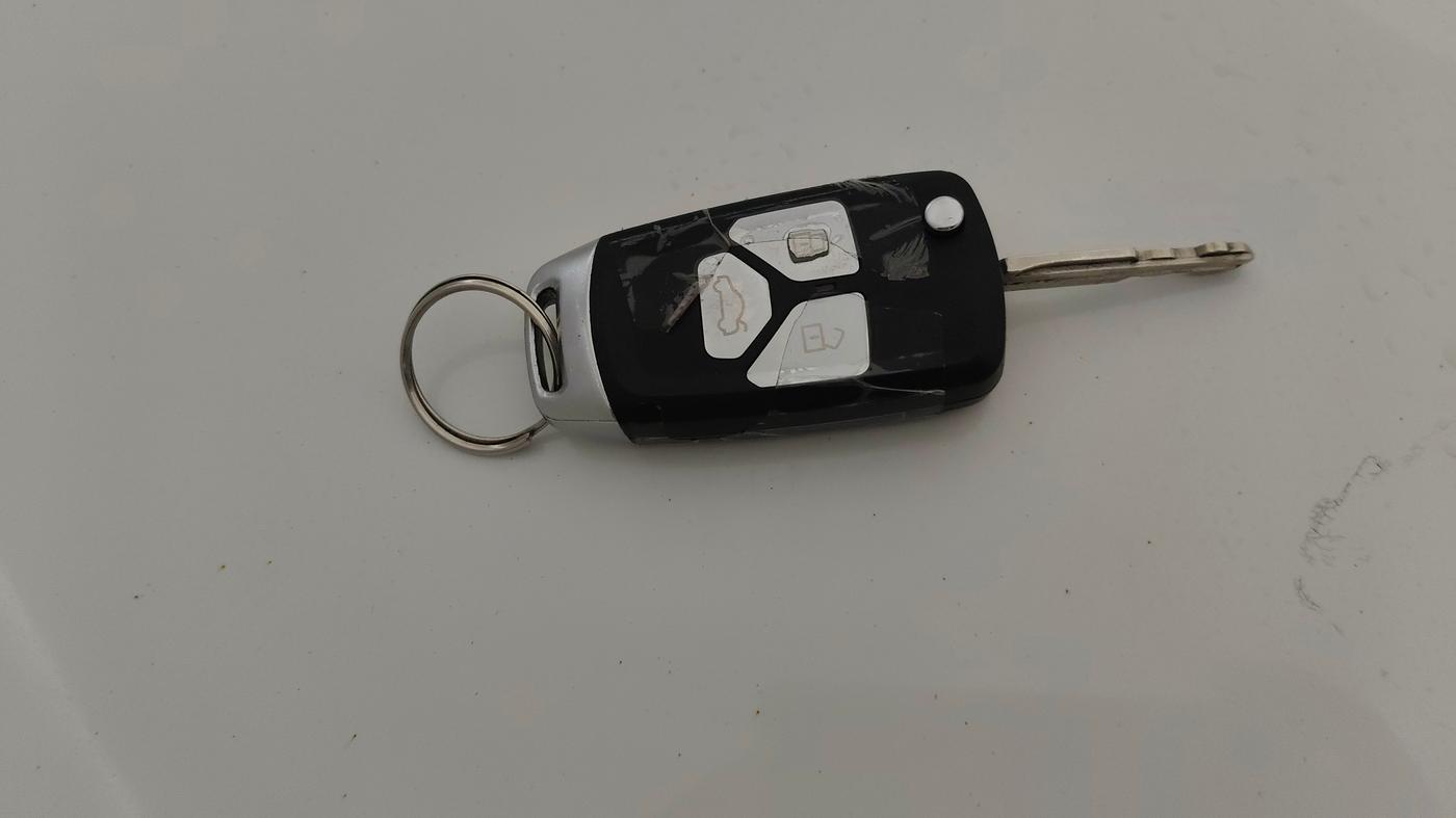 2014 Hyundai Xcent S (O) 1.2, Petrol, Manual, 48,896 km, Key Close Up