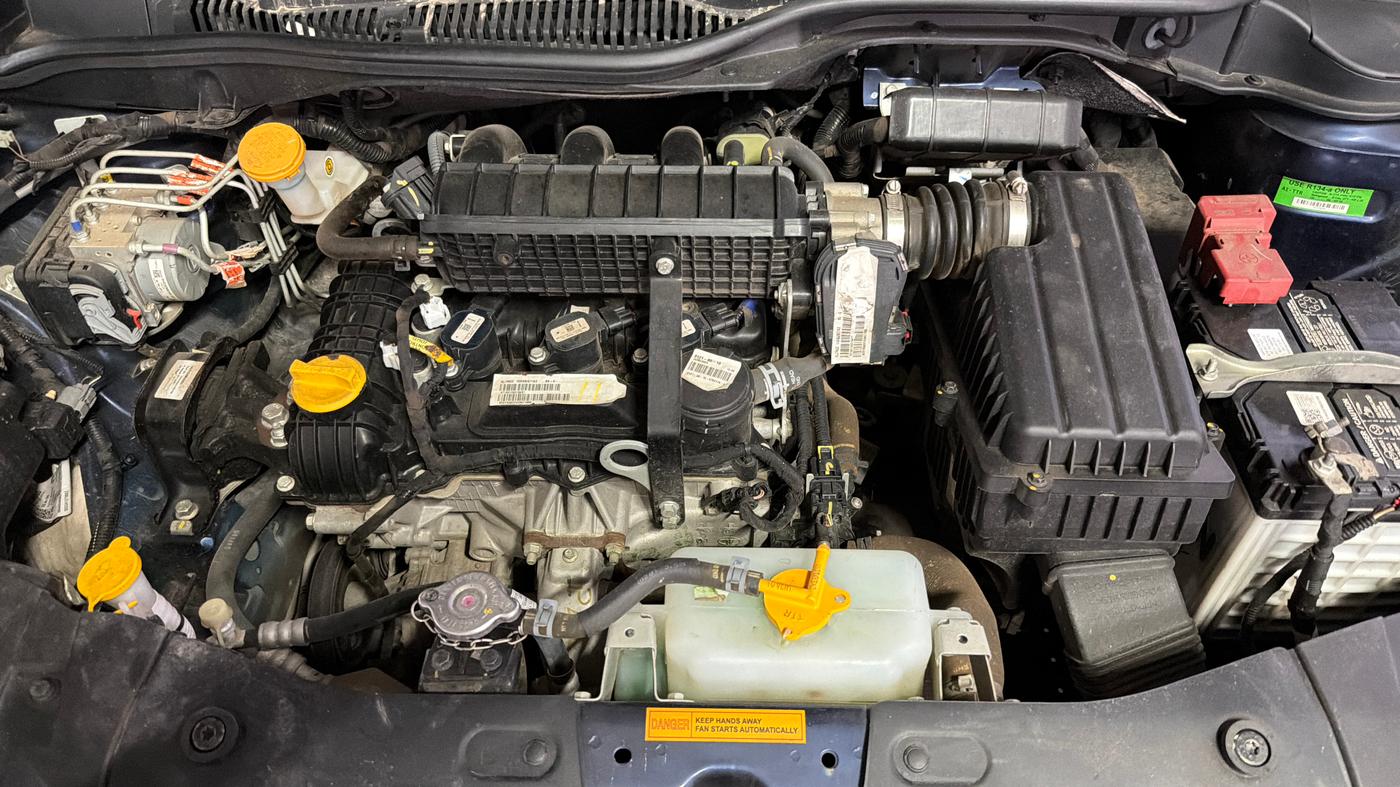 2024 Tata ALTROZ XZ + SUNROOF, Petrol, Manual, 21,970 km, Engine View