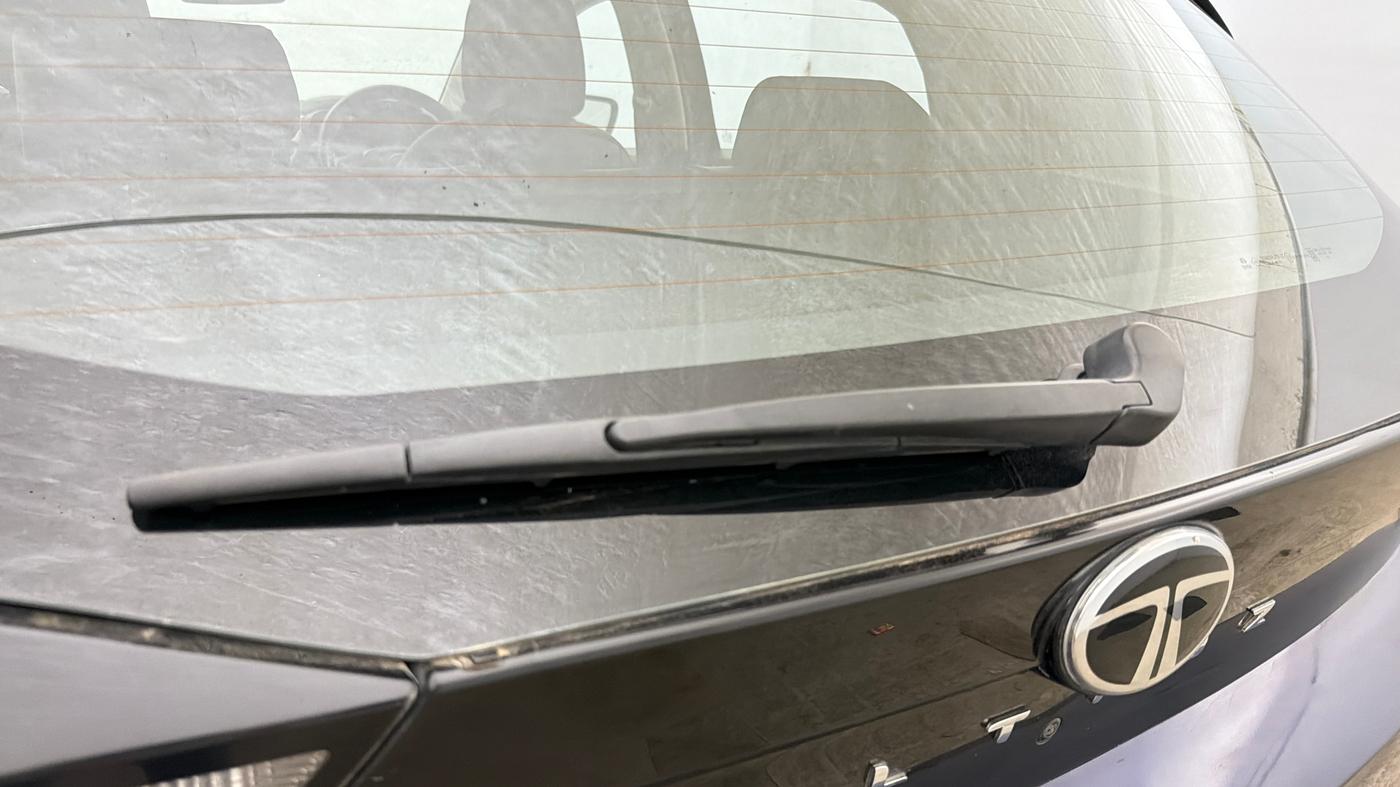 2024 Tata ALTROZ XZ + SUNROOF, Petrol, Manual, 21,970 km, Rear Wiper