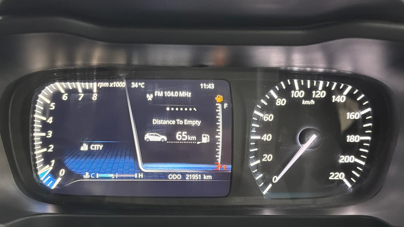 2024 Tata ALTROZ XZ + SUNROOF, Petrol, Manual, 21,970 km, Odometer Image