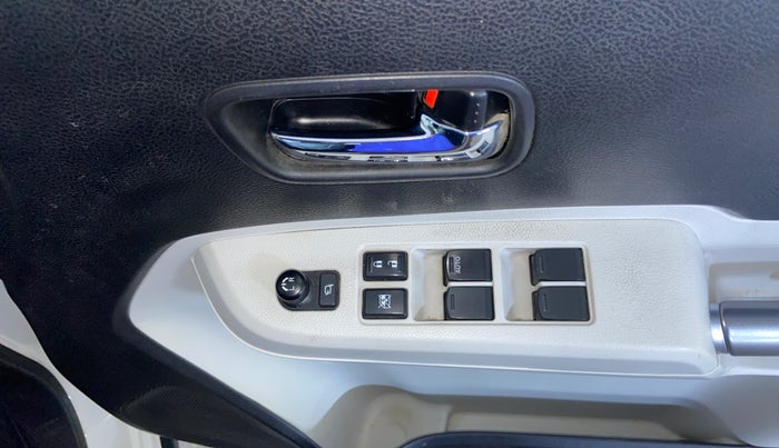2022 Maruti IGNIS ZETA 1.2, Petrol, Manual, 41,422 km, Driver Side Door Panels Control