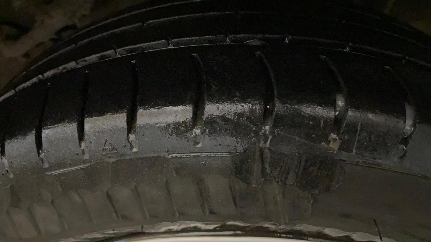 2015 Honda Amaze 1.2L I-VTEC SX, Petrol, Manual, 1,13,436 km, Left Rear Tyre Tread