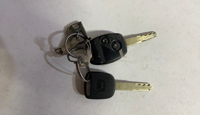 2015 Honda Amaze 1.2L I-VTEC SX, Petrol, Manual, 1,13,449 km, Key Close Up