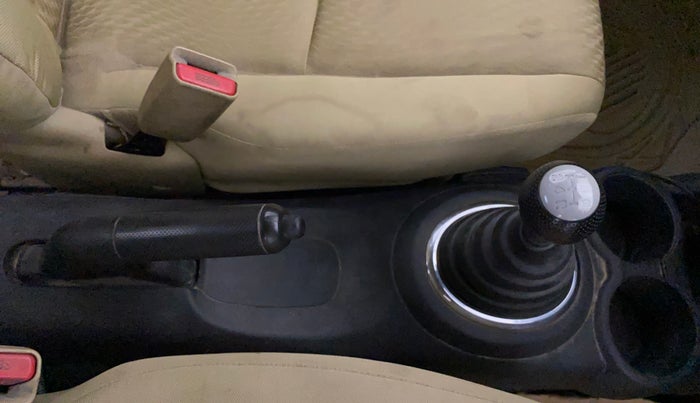 2015 Honda Amaze 1.2L I-VTEC SX, Petrol, Manual, 1,13,449 km, Gear Lever