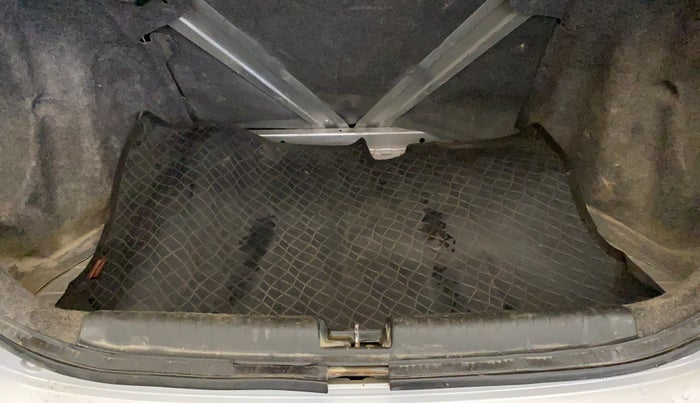 2015 Honda Amaze 1.2L I-VTEC SX, Petrol, Manual, 1,13,449 km, Boot Inside