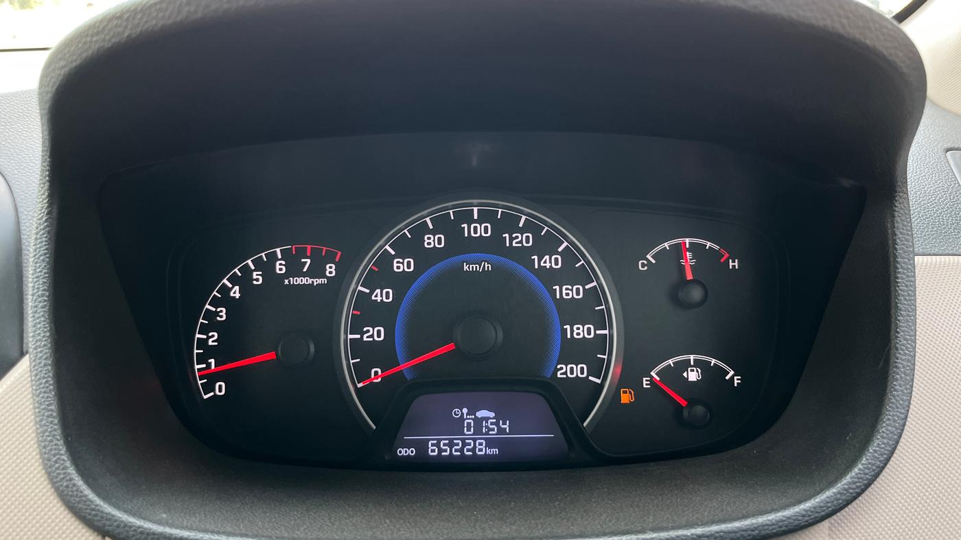 2015 Hyundai Grand i10 SPORTZ 1.2 KAPPA VTVT, Petrol, Manual, 65,228 km, Odometer Image