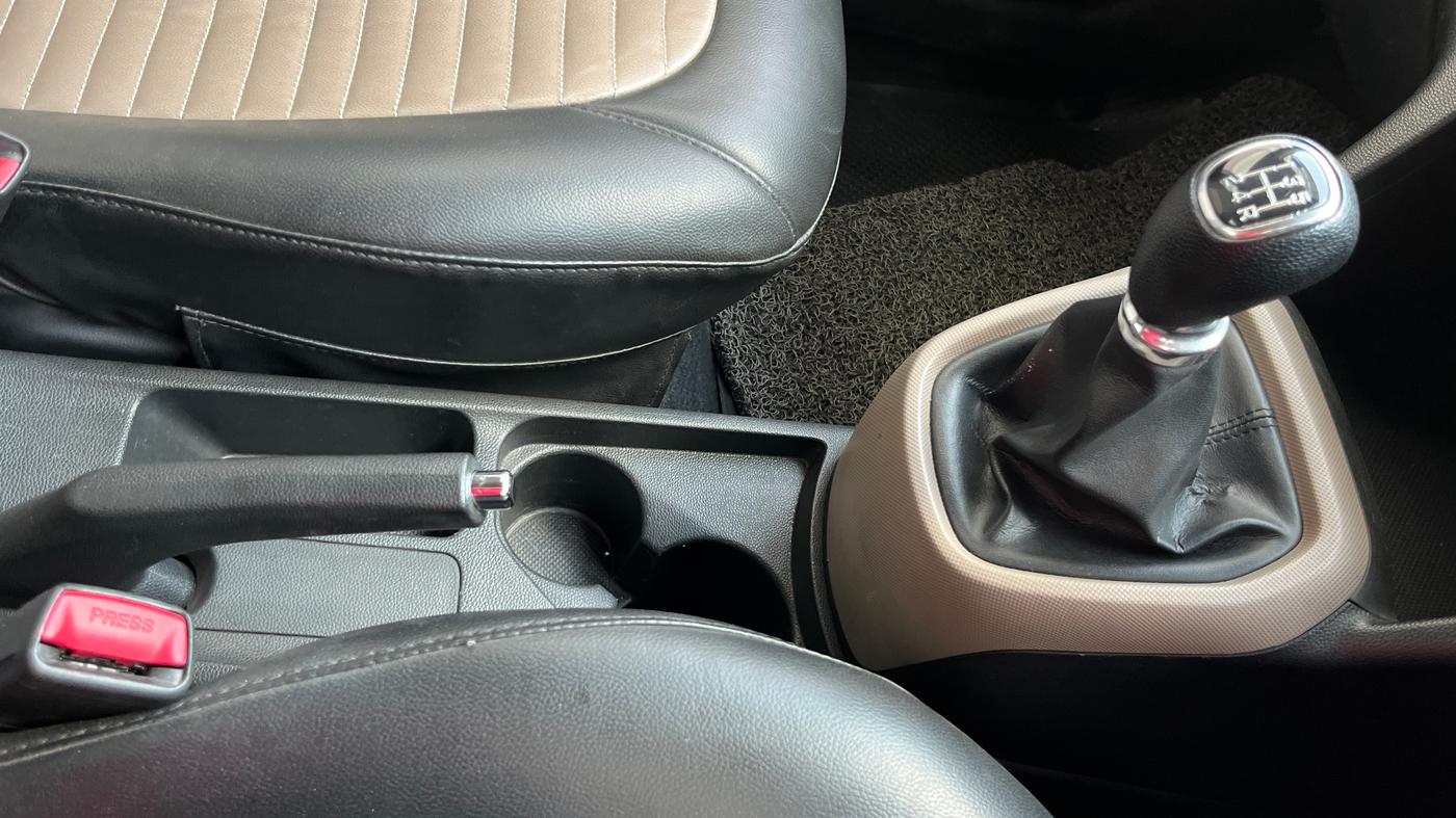 2015 Hyundai Grand i10 SPORTZ 1.2 KAPPA VTVT, Petrol, Manual, 65,228 km, Gear Lever