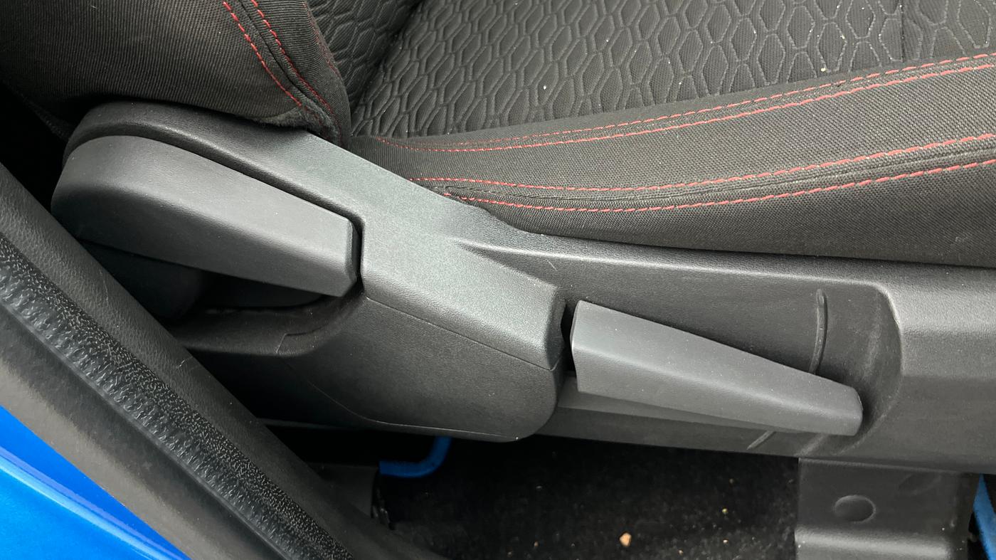 2023 Renault Kiger RXZ MT, Petrol, Manual, 10,225 km, Driver Side Adjustment Panel