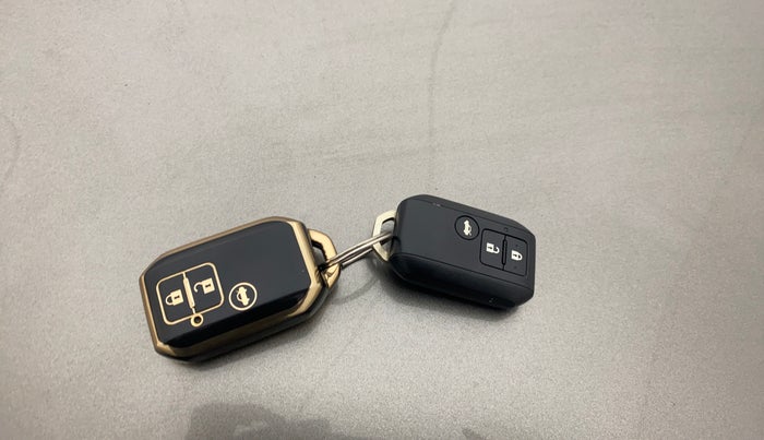 2018 Maruti Dzire ZDI, Diesel, Manual, 42,424 km, Key Close Up