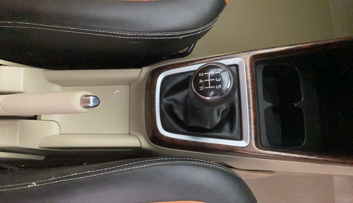 2018 Maruti Dzire ZDI, Diesel, Manual, 42,424 km, Gear Lever
