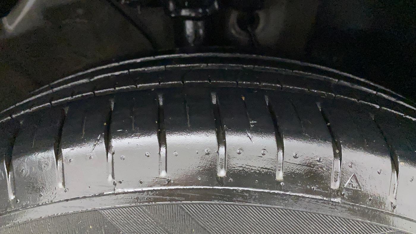 2019 Hyundai VENUE SX PLUS 1.0 TURBO DCT, Petrol, Automatic, 60,431 km, Right Front Tyre Tread