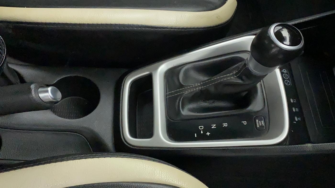2019 Hyundai VENUE SX PLUS 1.0 TURBO DCT, Petrol, Automatic, 60,431 km, Gear Lever