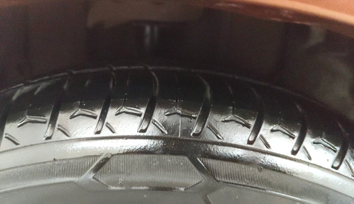 2017 Tata TIGOR XZ (O) PETROL, CNG, Manual, 1,13,119 km, Right Rear Tyre Tread