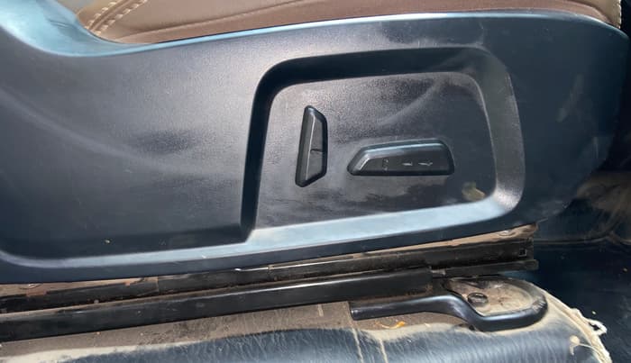 2021 Tata Harrier XZ PLUS 2.0L, Diesel, Manual, 95,264 km, Driver Side Adjustment Panel