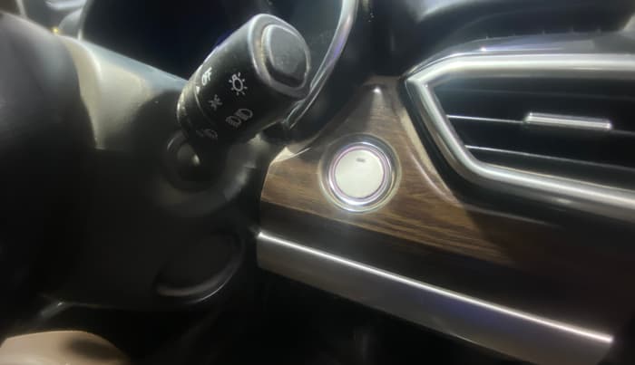 2021 Tata Harrier XZ PLUS 2.0L, Diesel, Manual, 95,264 km, Keyless Start/ Stop Button