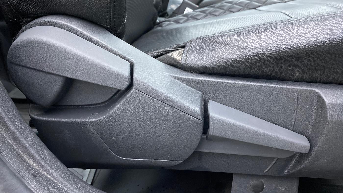 2022 Nissan MAGNITE XV CVT TURBO, Petrol, Automatic, 6,802 km, Driver Side Adjustment Panel