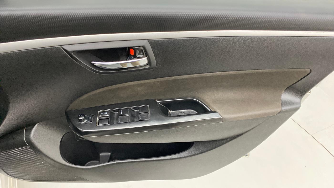 2017 Maruti Swift VXI OPT, Petrol, Manual, 61,467 km, Driver Side Door Panels Control