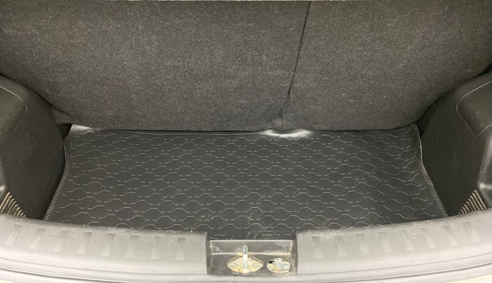 2017 Maruti Swift VXI OPT, Petrol, Manual, 61,467 km, Boot Inside