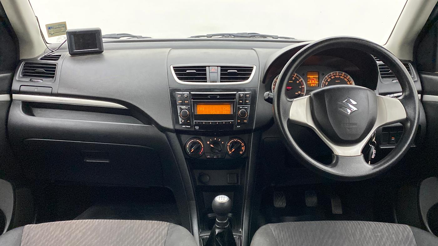 2017 Maruti Swift VXI OPT, Petrol, Manual, 61,467 km, Dashboard
