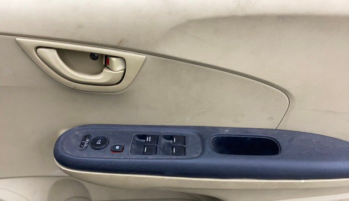 2015 Honda Amaze 1.2L I-VTEC S, CNG, Manual, 90,621 km, Driver Side Door Panels Control