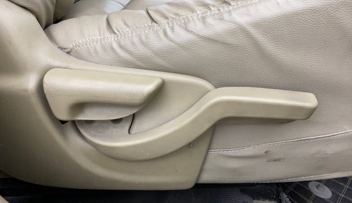 2015 Honda Amaze 1.2L I-VTEC S, CNG, Manual, 90,621 km, Driver Side Adjustment Panel