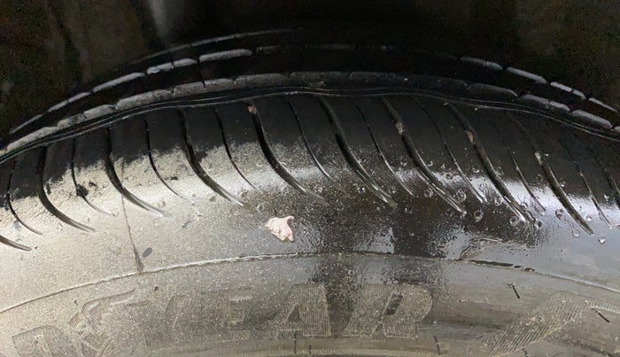 2015 Honda Amaze 1.2L I-VTEC S, CNG, Manual, 90,621 km, Right Rear Tyre Tread