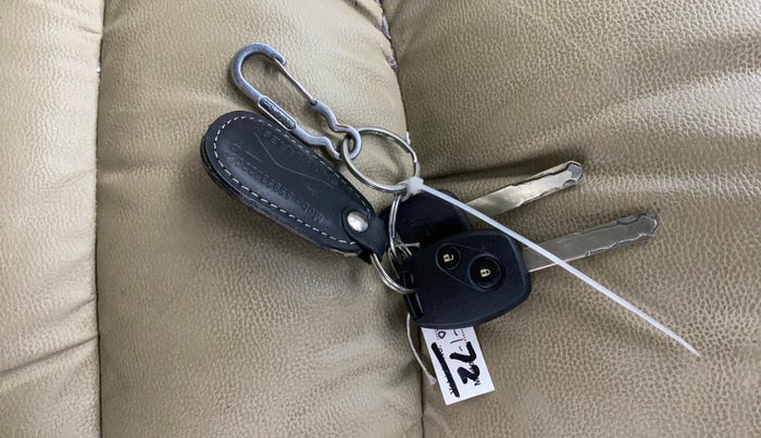 2015 Honda Amaze 1.2L I-VTEC S, CNG, Manual, 90,621 km, Key Close Up