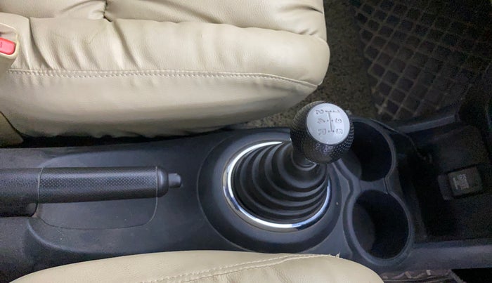 2015 Honda Amaze 1.2L I-VTEC S, CNG, Manual, 90,621 km, Gear Lever