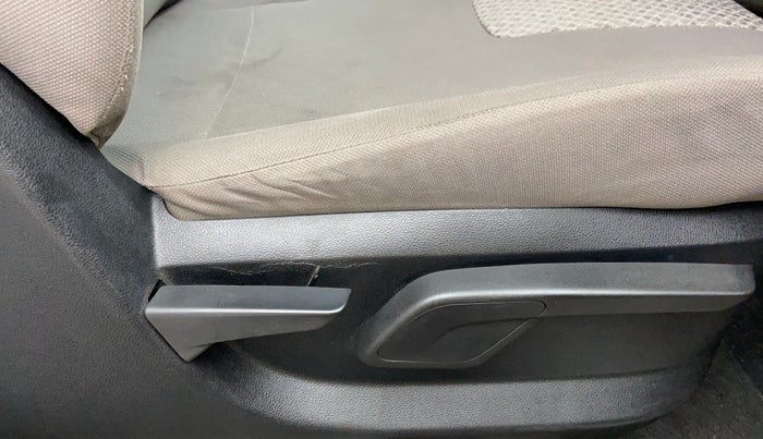 2016 Mahindra Kuv100 K6 D 6 STR, Diesel, Manual, 58,930 km, Driver Side Adjustment Panel