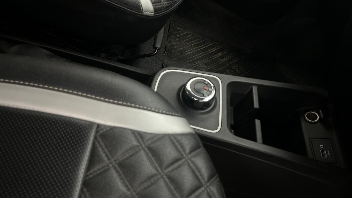 2022 Renault Kwid CLIMBER 1.0 AMT (O), Petrol, Automatic, 29,700 km, Gear Lever