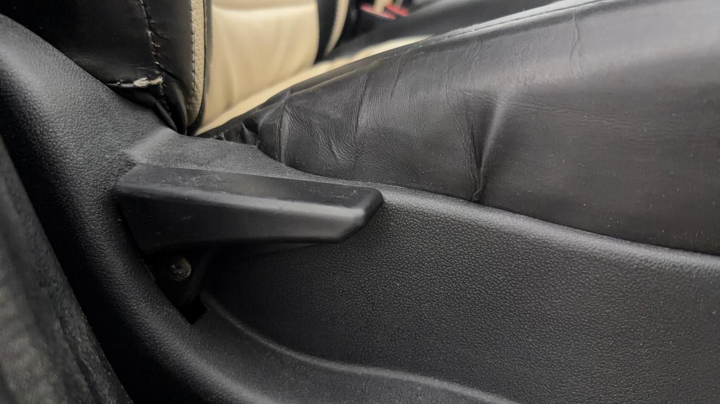 2018 Tata Tiago XTA PETROL, Petrol, Automatic, 58,257 km, Driver Side Adjustment Panel
