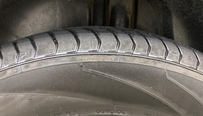 2023 Volkswagen TAIGUN Topline 1.0 TSI MT (Electric Seats), Petrol, Manual, 32,049 km, Left Rear Tyre Tread