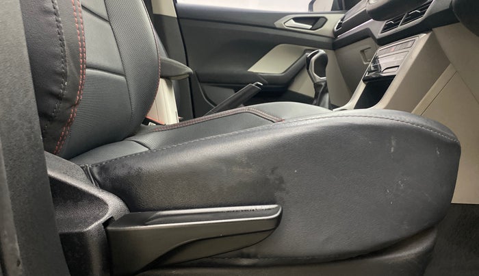 2023 Volkswagen TAIGUN Topline 1.0 TSI MT (Electric Seats), Petrol, Manual, 32,049 km, Driver Side Adjustment Panel