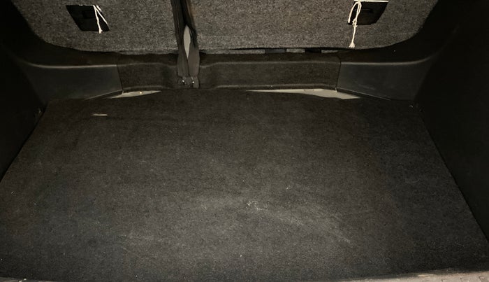 2023 Volkswagen TAIGUN Topline 1.0 TSI MT (Electric Seats), Petrol, Manual, 32,049 km, Boot Inside