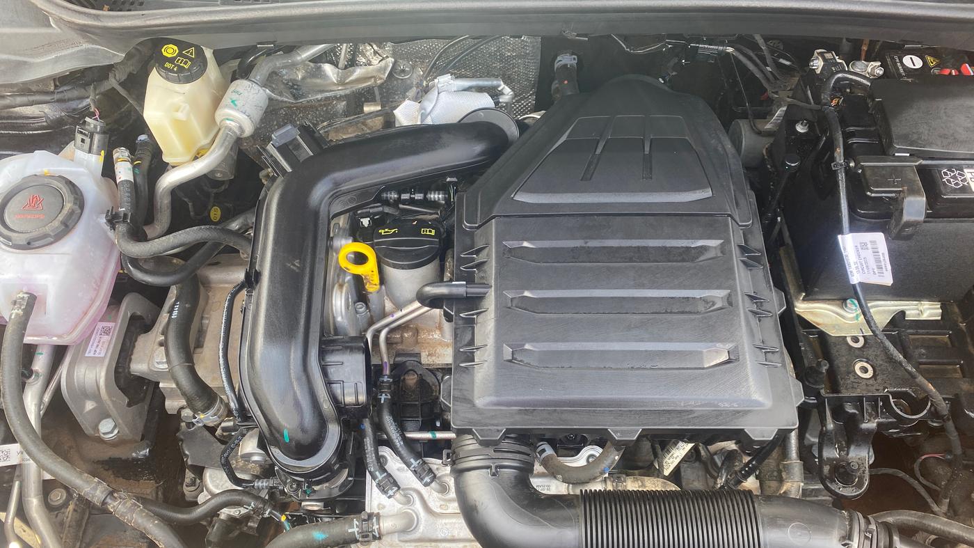 2025 Skoda Kylaq Signature Plus AT, Petrol, Automatic, 3,899 km, Engine View