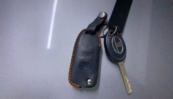 2017 Tata NEXON XM PETROL, Petrol, Manual, 50,483 km, Key Close Up