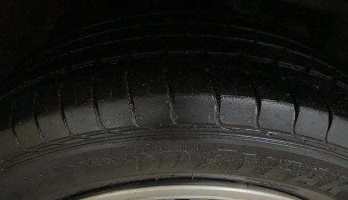 2017 Tata NEXON XM PETROL, Petrol, Manual, 50,483 km, Right Front Tyre Tread