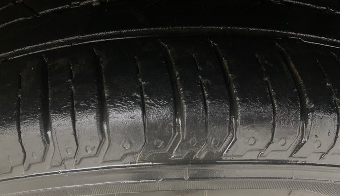 2022 Hyundai NEW I20 SPORTZ 1.2 MT, Petrol, Manual, 29,005 km, Left Rear Tyre Tread