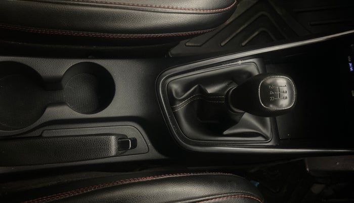 2022 Hyundai NEW I20 SPORTZ 1.2 MT, Petrol, Manual, 29,005 km, Gear Lever