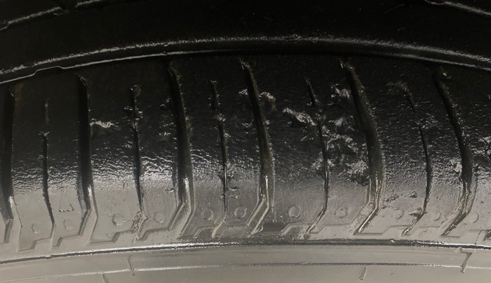 2022 Hyundai NEW I20 SPORTZ 1.2 MT, Petrol, Manual, 29,005 km, Left Front Tyre Tread