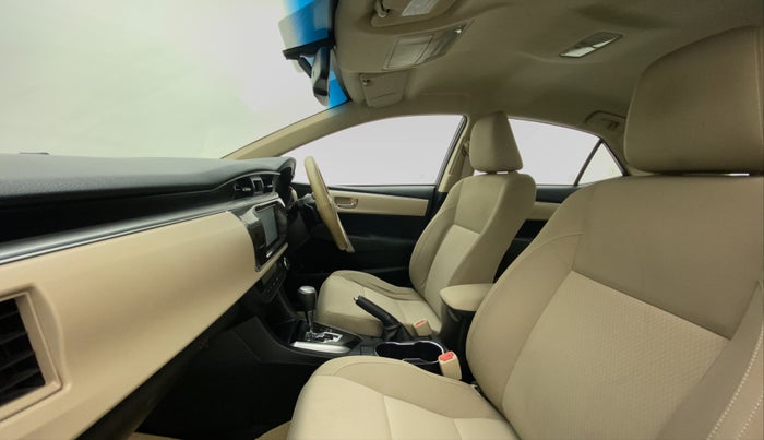 2014 Toyota Corolla Altis G AT PETROL, Petrol, Automatic, 77,470 km, Right Side Front Door Cabin
