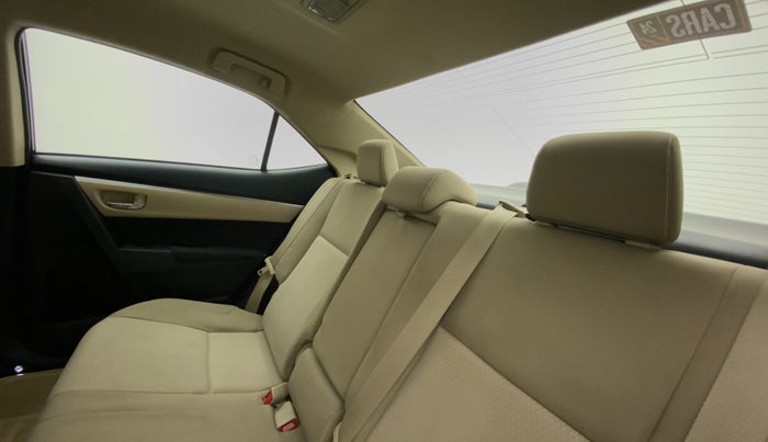 2014 Toyota Corolla Altis G AT PETROL, Petrol, Automatic, 77,470 km, Right Side Rear Door Cabin